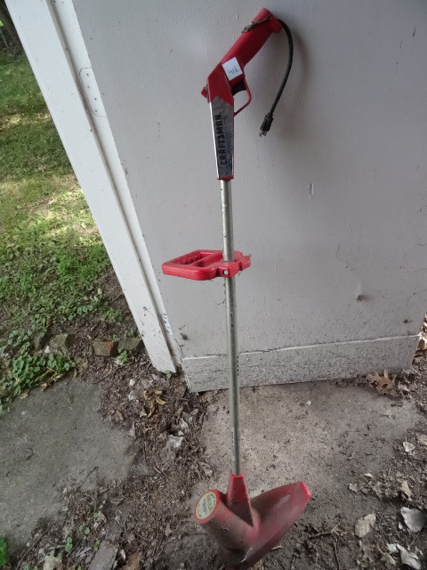 lot 416 image: Craftsman 34 hp Electric Weed Whip