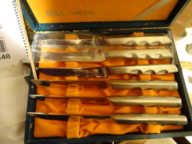 lot 446 image: Hull Stainless 6 Piece Steak Knife Set.
