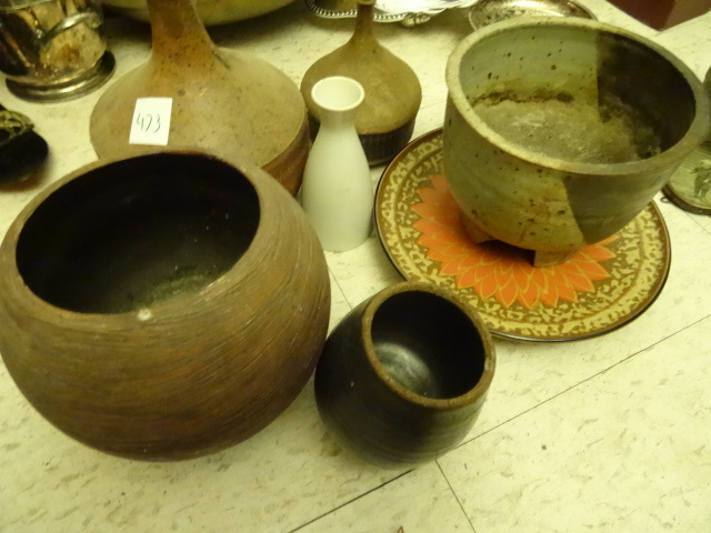 lot 473 image: Misc Pottery Items