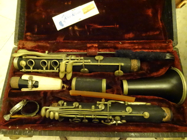 lot 475 image: Vintage Clarinet