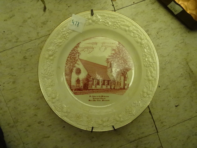 lot 477 image: Vintage Homer Laughlin Plate