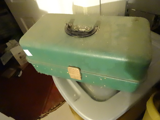 lot 513 image: Vintage Tackle Box with Vintage Tackle