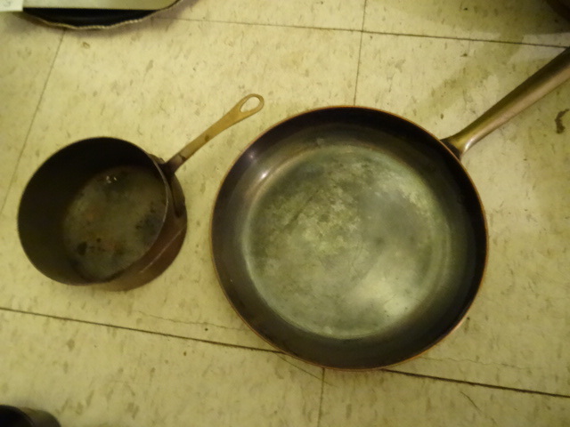 lot 515 image: 2 Copper Pans