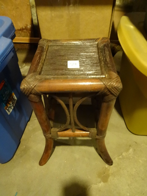 lot 519 image: Vintage Plant Stand 9 X 9 X 16