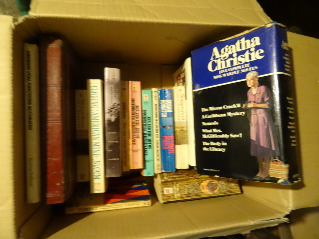lot 530 image: Box of Misc Vintage Books