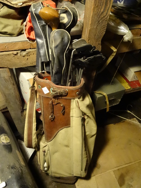 lot 543 image: Vintage Golf Club Bag