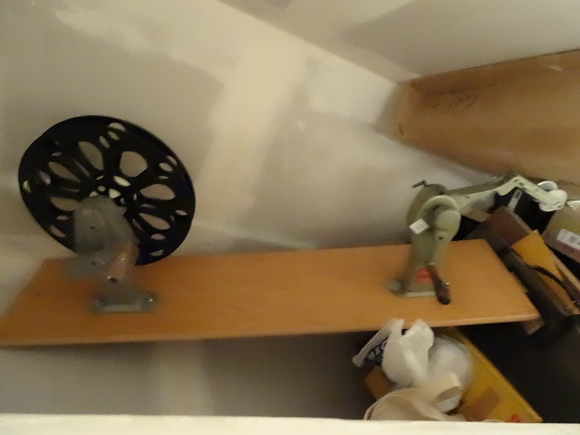 lot 572 image: Mavida Manual Film Reel Winder