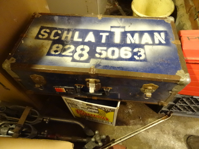 lot 578 image: Empty Vintage Travel Case