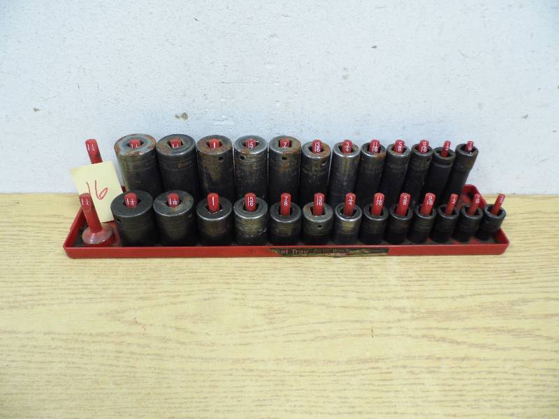 Sockets w Tray