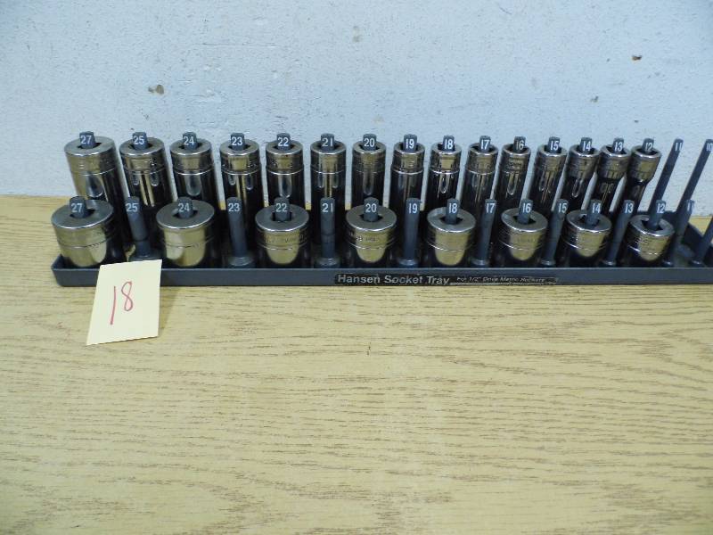 Sockets w Tray