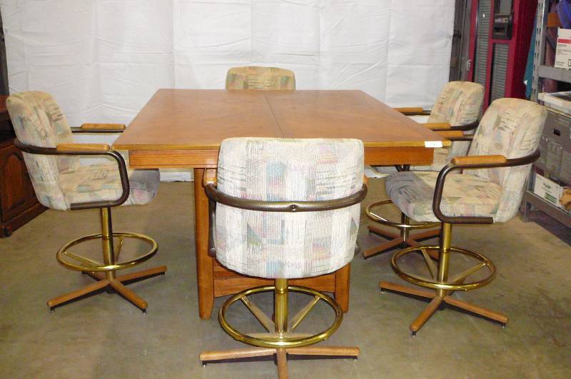 wooden oak table & stools