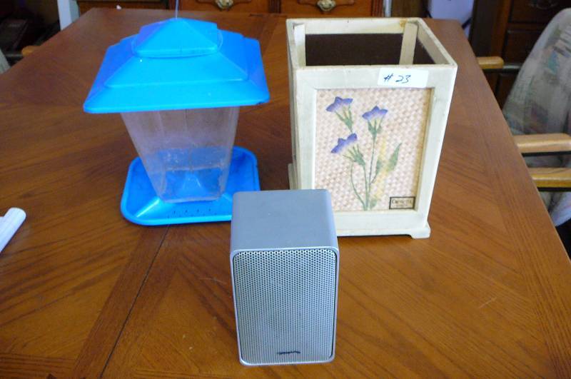 bird feeder-floor pot- speaker
