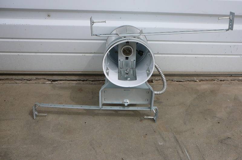 5 compact fluorescent recessed housing