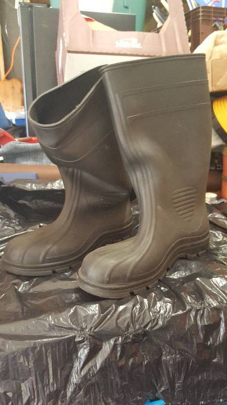 Size 13 Rubber boots