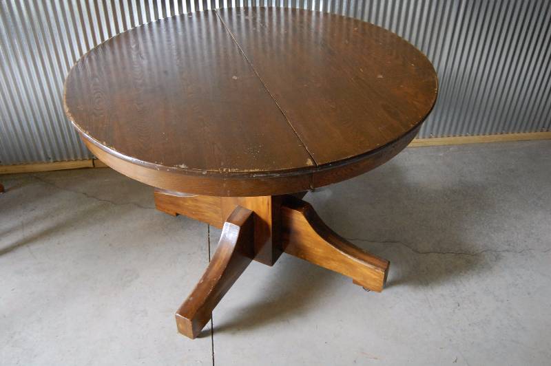 Table with Leaves