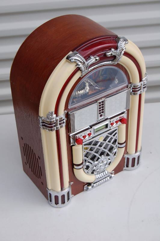 Jukebox Style Replica CD playerRadio