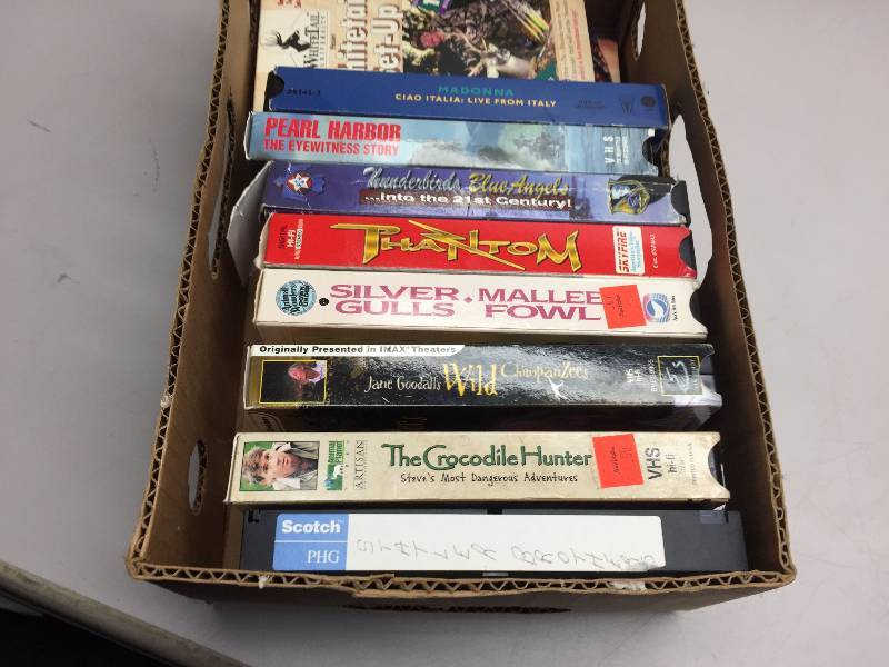 lot 8 image: VHS TAPES SPORTS HUNTING AND WILDLIFE