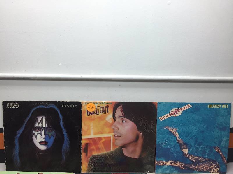 lot 10 image: ALBUMS, KISS, JACKSON BROWN, CHUBBY CHECKER AND RAY STEVENS
