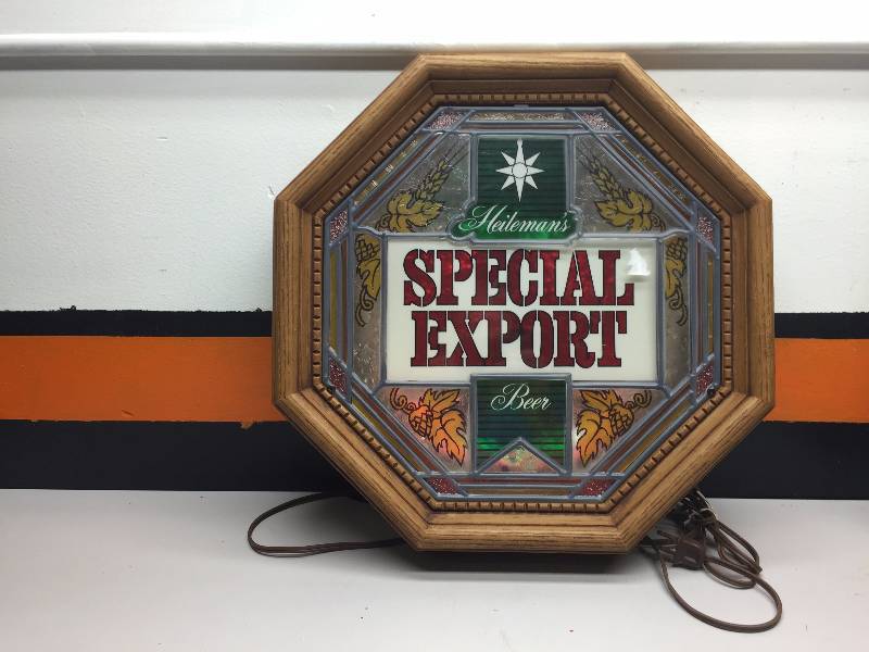 lot 20 image: DIGITAL ADVANCED TRAINER 1000 YDS, BUSHNELL 4X30 SPOTTING GLASSES, 1 78 BALL, ANTLERS, GRAIN BELT PICTURE FRAME