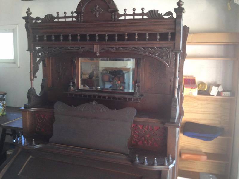 lot 47 image: VINTAGE ORGAN W.J. DYER AND BRO MADE IN SAINT PAUL MN