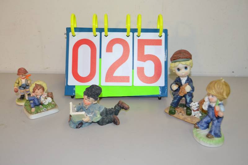 Figurines