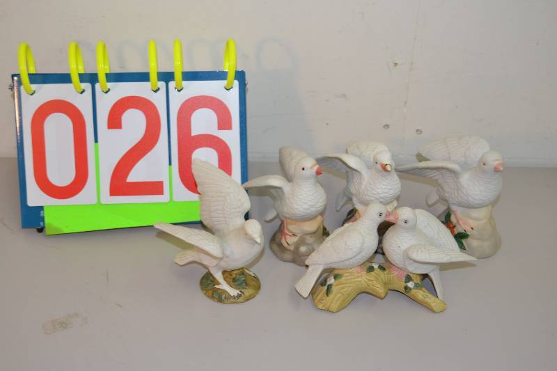 Figurines