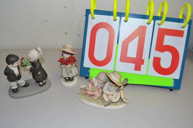 Figurines
