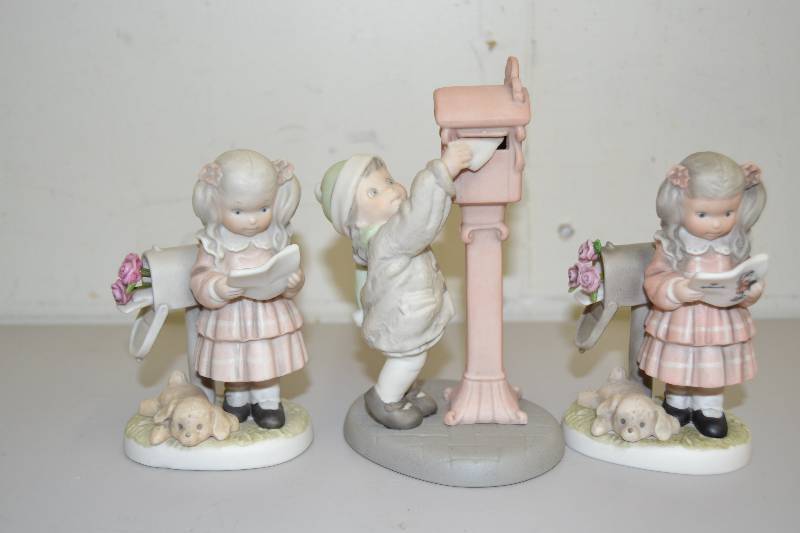 Figurines