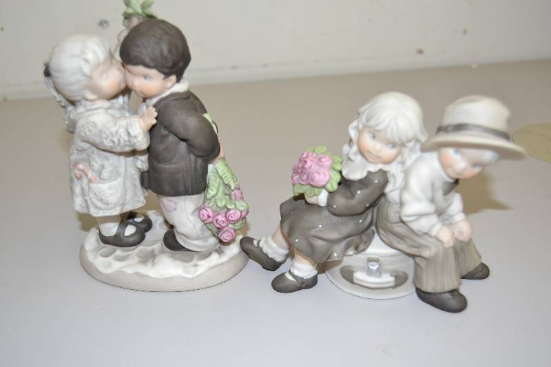 Figurines