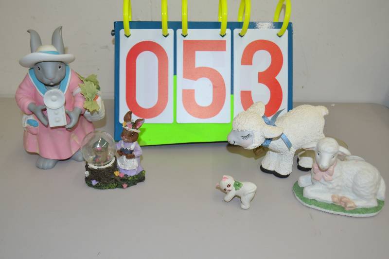 Figurines