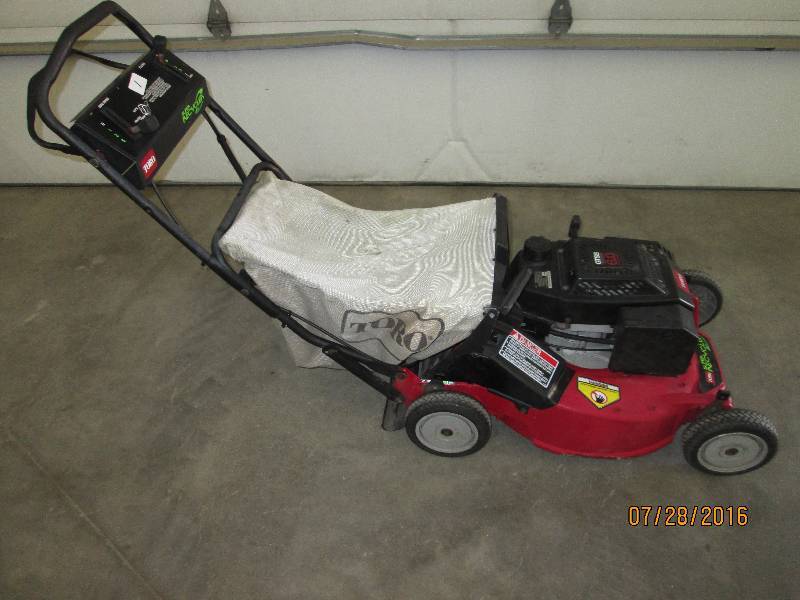 lot 1 image: Toro 6HP Super Recycler Self-Propelled 21 Lawn Mower