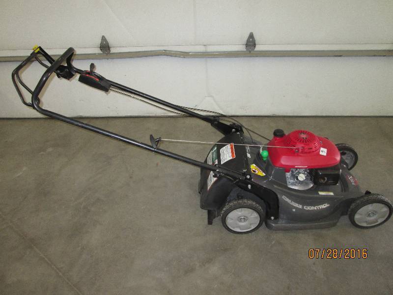 lot 6 image: Honda HRX217 21 Push Mower, Mulch ...