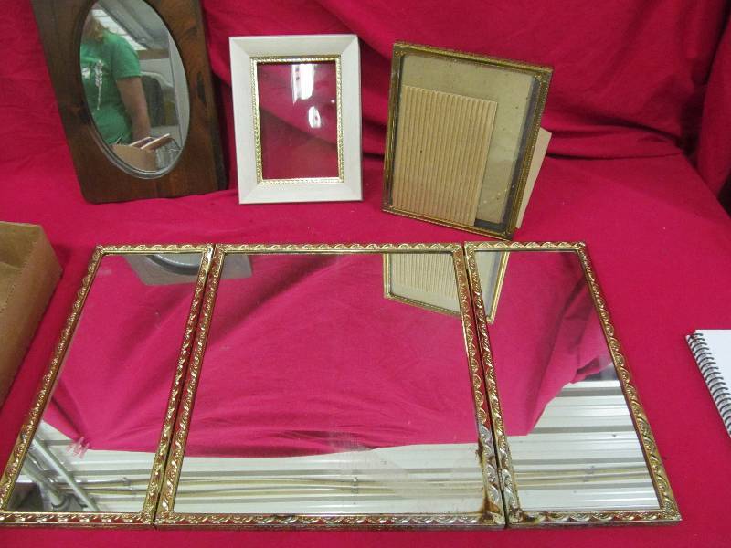 MirrorsPicture Frames