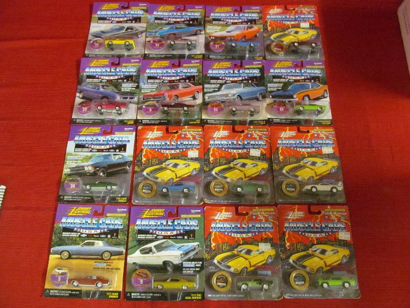 Johnny Lightning Muscle Cars