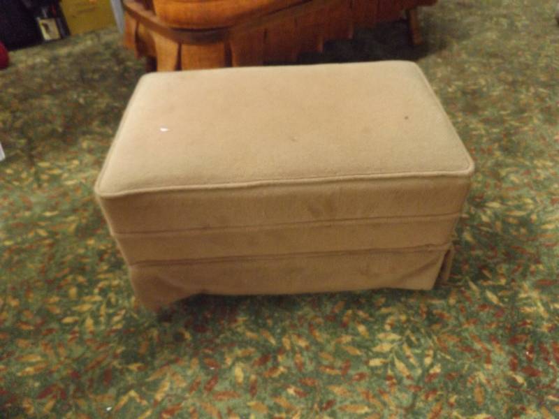 lot 127 image: Footstool
