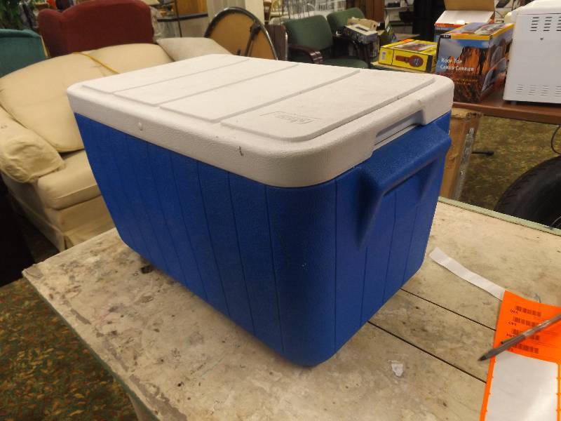 Coleman PolyLite 34 chest cooler, blue | EGF Shop/Estate Auction Sale ...