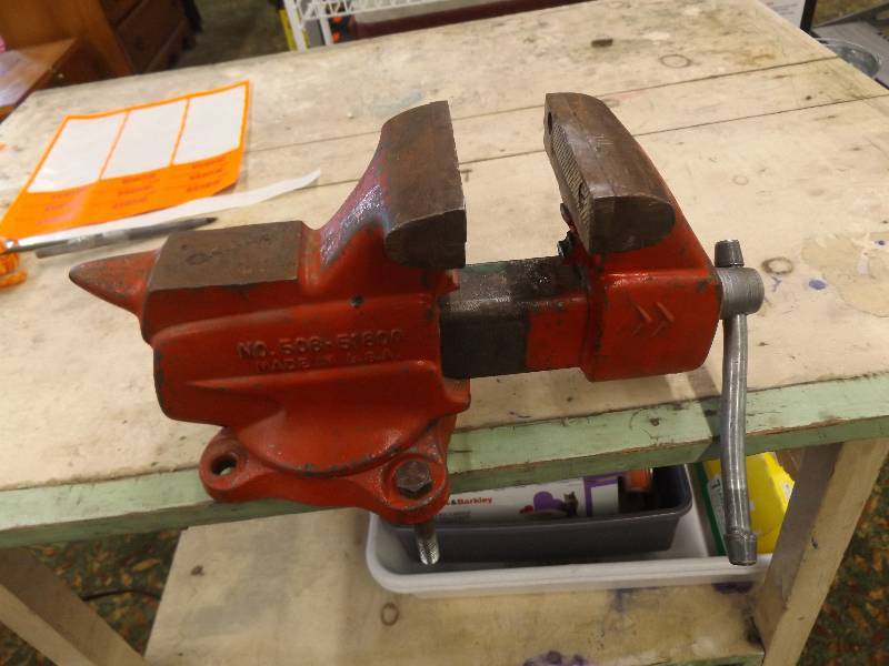 lot 142 image: Craftsman Bench Vice