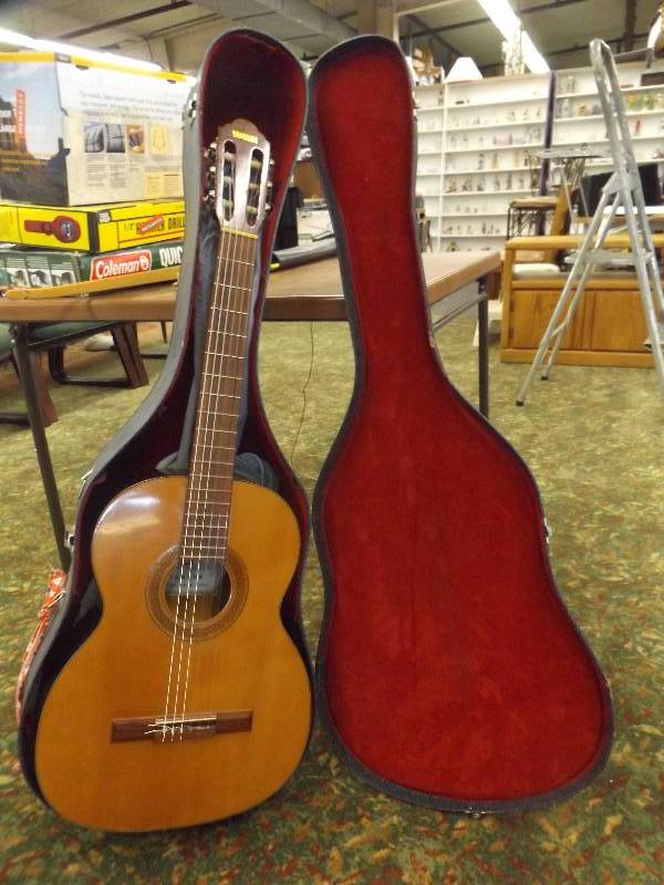 lot 86 image: Yamaha No. 120 Nippon Gakki Guitar And Case