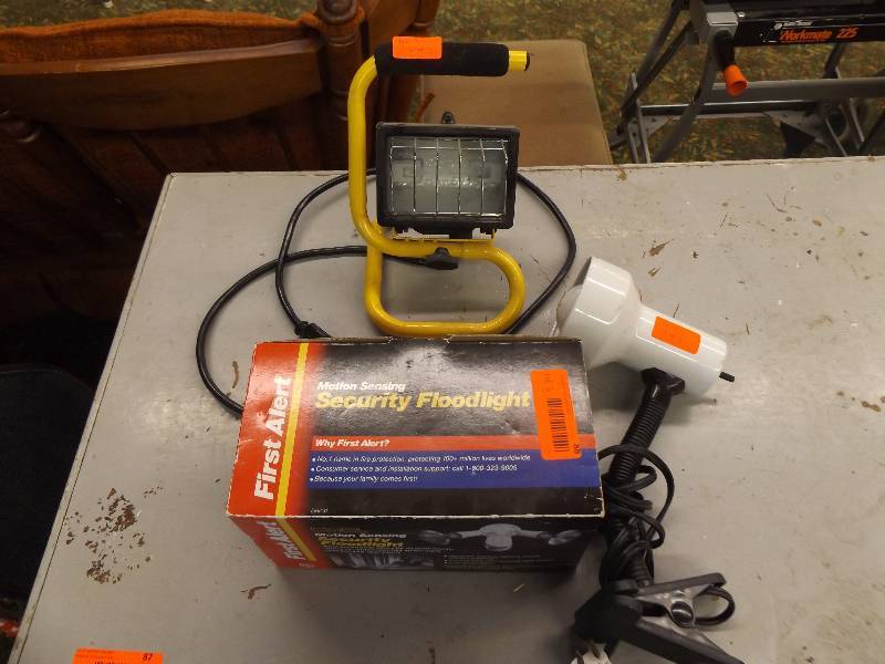 lot 88 image: Security Flood Light, Work space light and clip on desk lamp