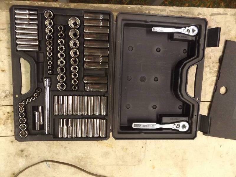 lot 98 image: Craftsman Socket set