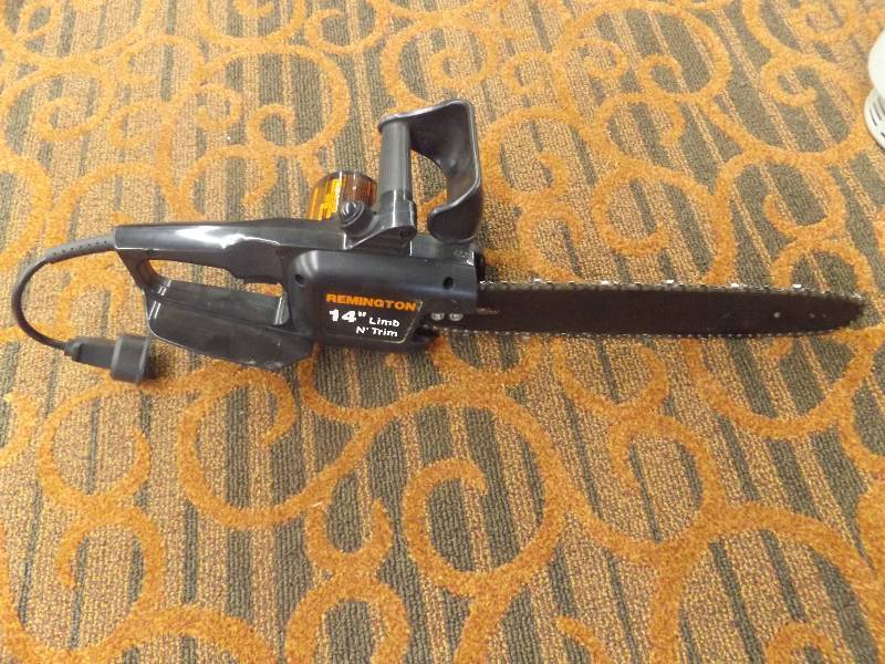 lot 230 image: Remington 14 Limb NTrim Electric Chain Saw