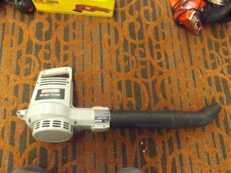 lot 231 image: Craftsman Leaf Blower
