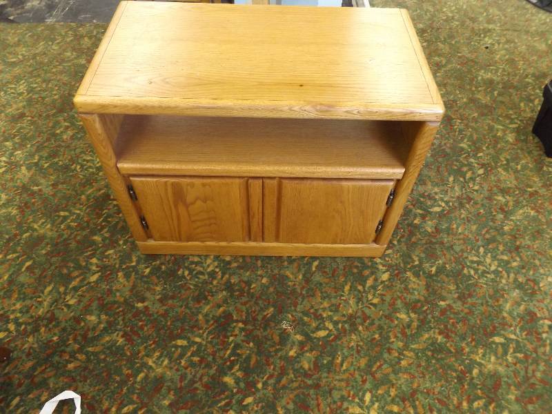 lot 368 image: Wooden TV Stand