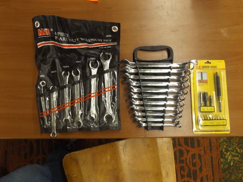 lot 403 image: NEW TOOLS