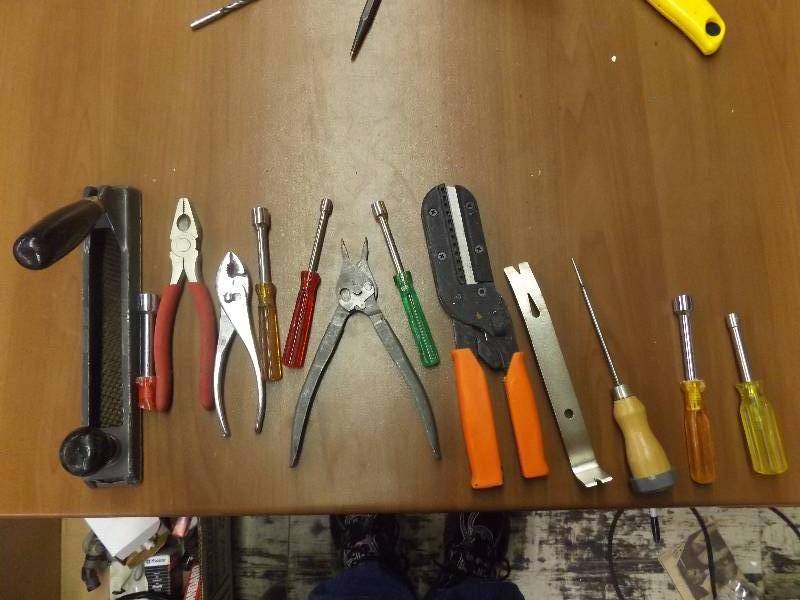 lot 439 image: Variety Lot of tools