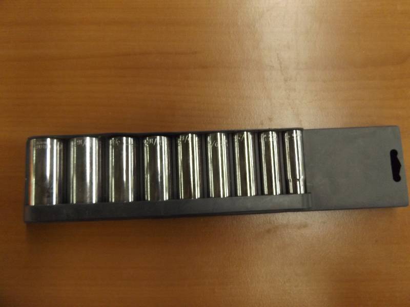 lot 413 image: Craftsman Socket Set