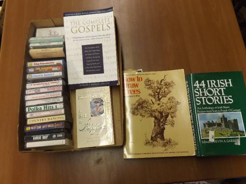 lot 440 image: Books & Cassette Tapes