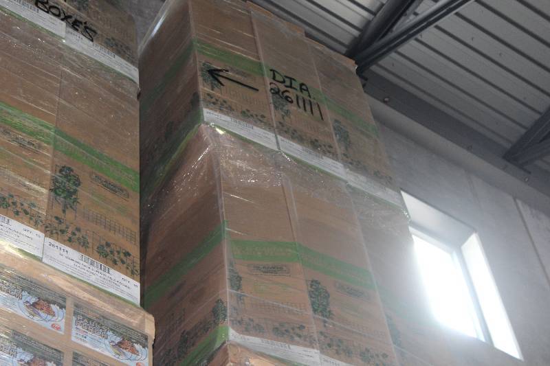 lot 28 image: Half Pallet Lot of Boxes of 44 Diamond Cage