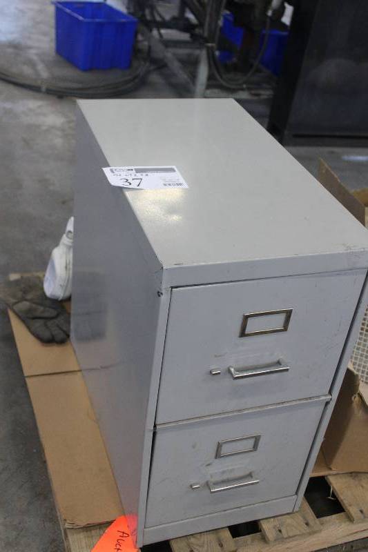 lot 37 image: 2-Drawer Metal File Cabinet