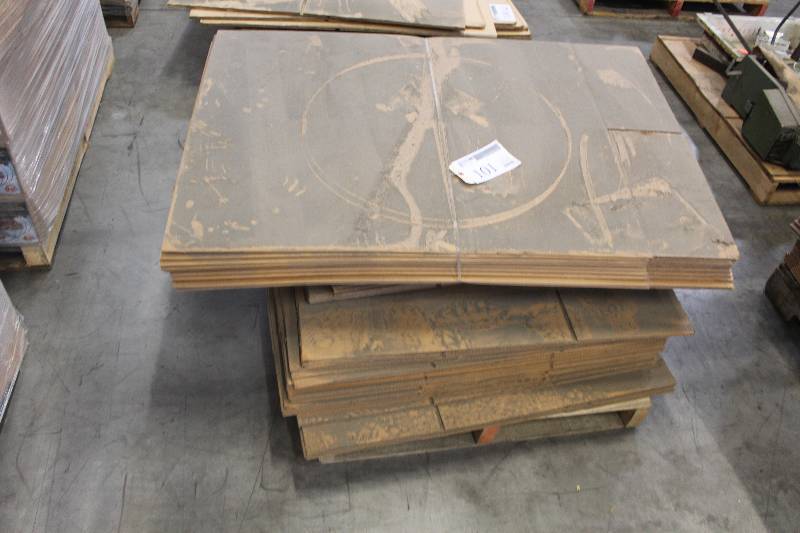 lot 101 image: Pallet Lot of ULIne Box Flats 24x12x4 S-13324, 24x12x8 S-4653